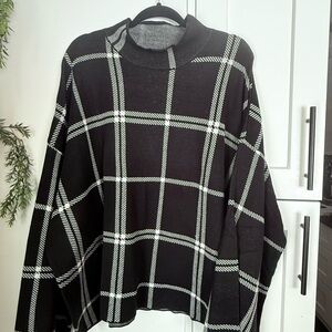 NWOT Size 26/28 Black and White Plaid Sweater, wide sleeves